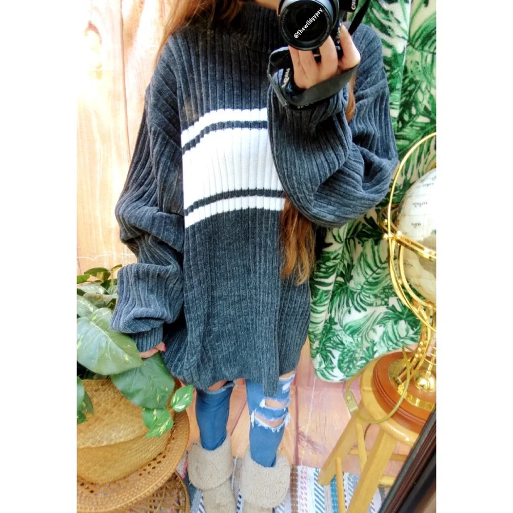 Vintage ultra plush oversized varsity boyfriend sweater ☕️ - Picture 2 of 6